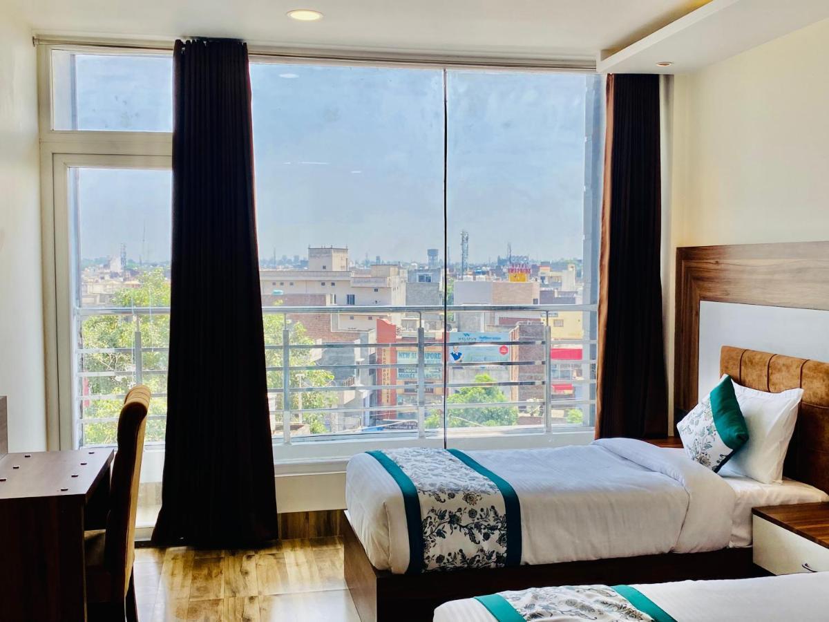Hotel White Amritsar Exterior photo